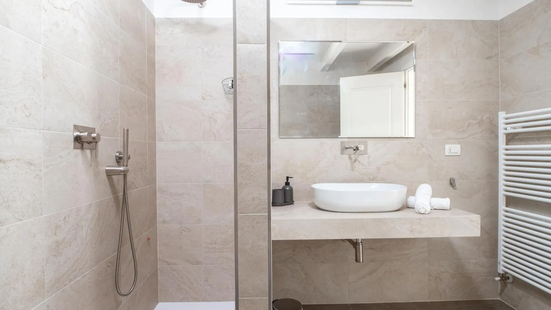 Aparthotel Santo Stefano Loft Bologna 0*,  Italia